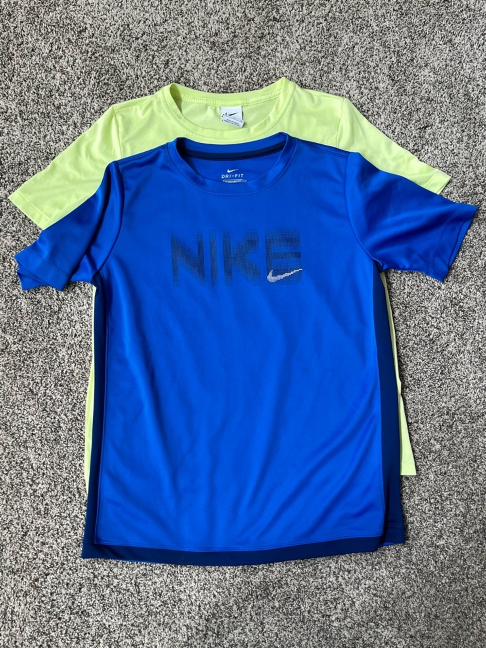 2 Boys Nike dri-fit short sleeve t-shirts
Youth XL